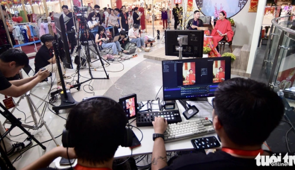 TP.HCM có siêu thị online do AI livestream bán hàng